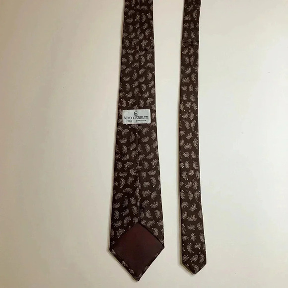 2/$30 VINTAGE Italian Brown Paisley Foulard Silk Tie - Picture 6 of 12